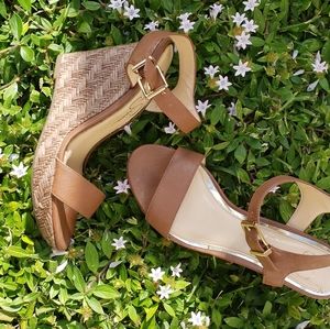 Jessica Simpson Wedges